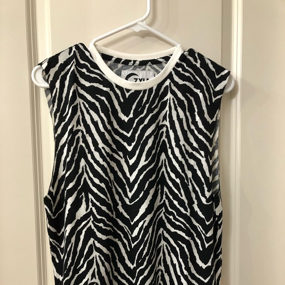 NWT - Zyia - Safari Tank - Size Medium - Picture 3 of 7